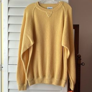 Andean 100% Alpaca Sweater, Made in Peru, Light Yellow, Size Large.